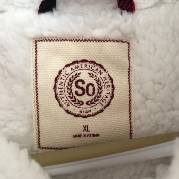 SO Red Plaid Sherpa Lined Puffy Zippered Vest BNWT - Picture 3 of 5